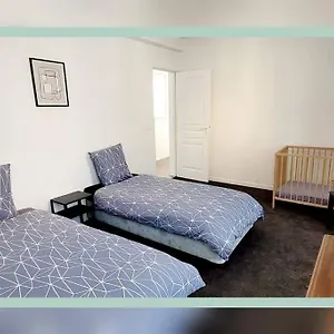 Appartement Spacieux T3 Au Pied Des Thermes, Néris-les-Bains